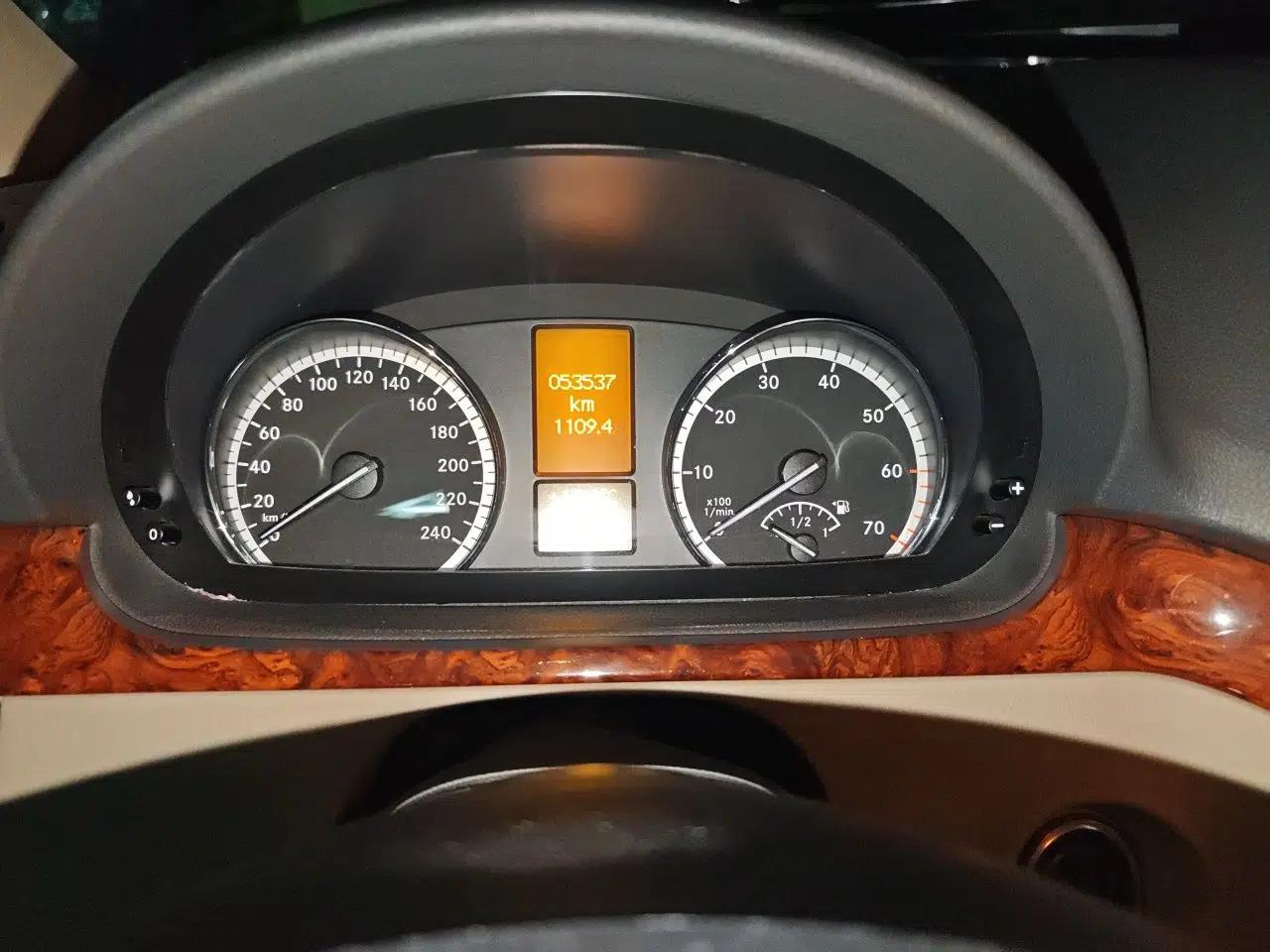 Mercedes-Benz Viano 2015 3.0L Partner Edition — миниатюра 12