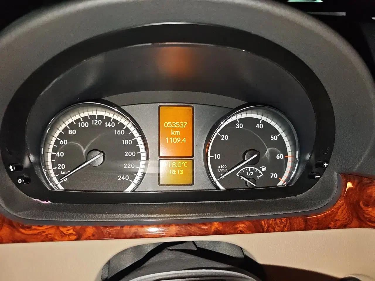 Mercedes-Benz Viano 2015 3.0L Partner Edition — миниатюра 13