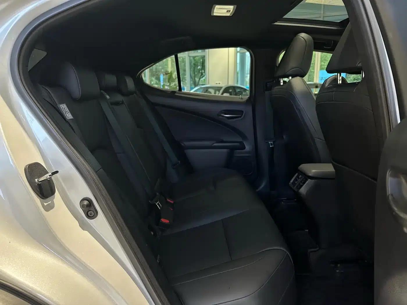 Lexus UX 2020 200 Special Edition — миниатюра 14