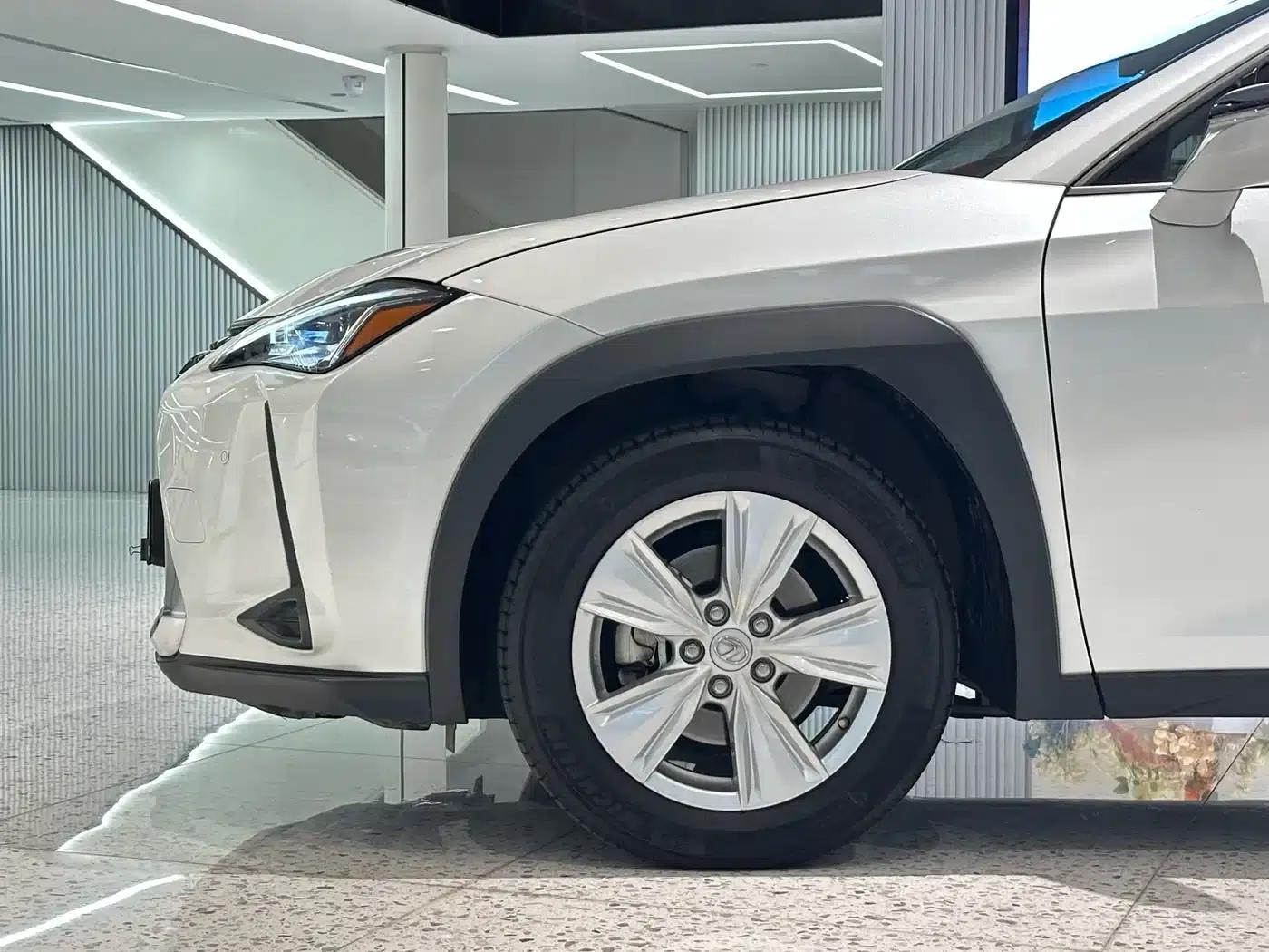 Lexus UX 2020 200 Special Edition — миниатюра 15