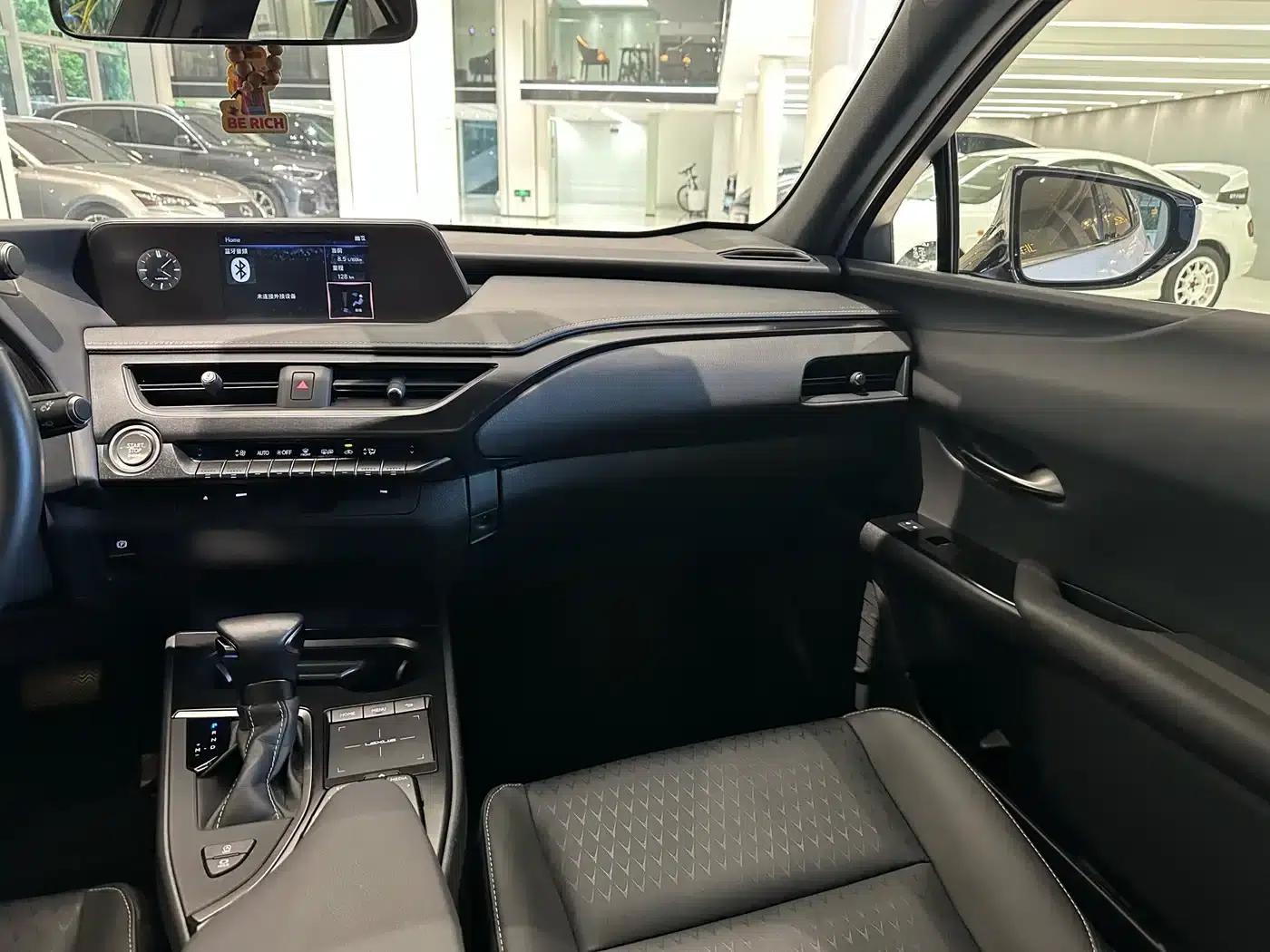 Lexus UX 2020 200 Special Edition — миниатюра 7