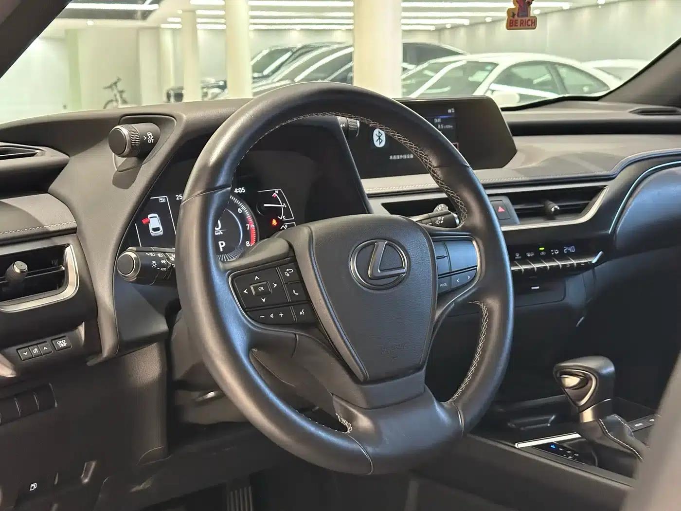 Lexus UX 2020 200 Special Edition — миниатюра 10