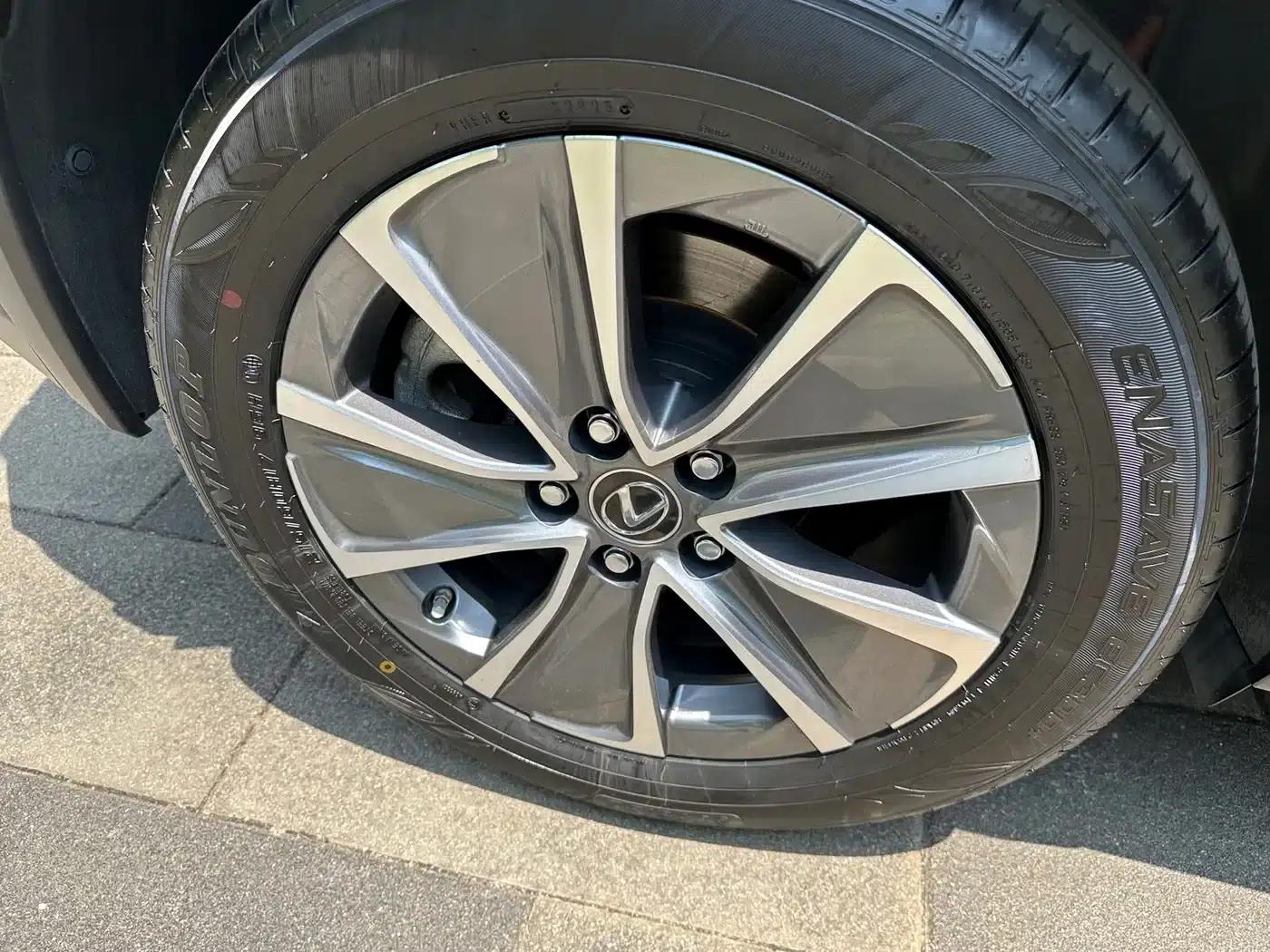 Lexus UX PHEV 2020 300e Pure Enjoyment Edition — миниатюра 14