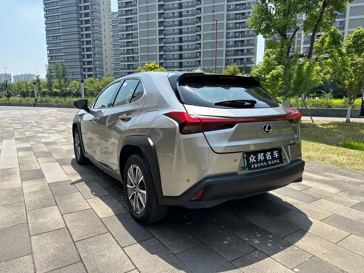 Lexus UX PHEV 2020 300e Pure Enjoyment Edition — миниатюра 4