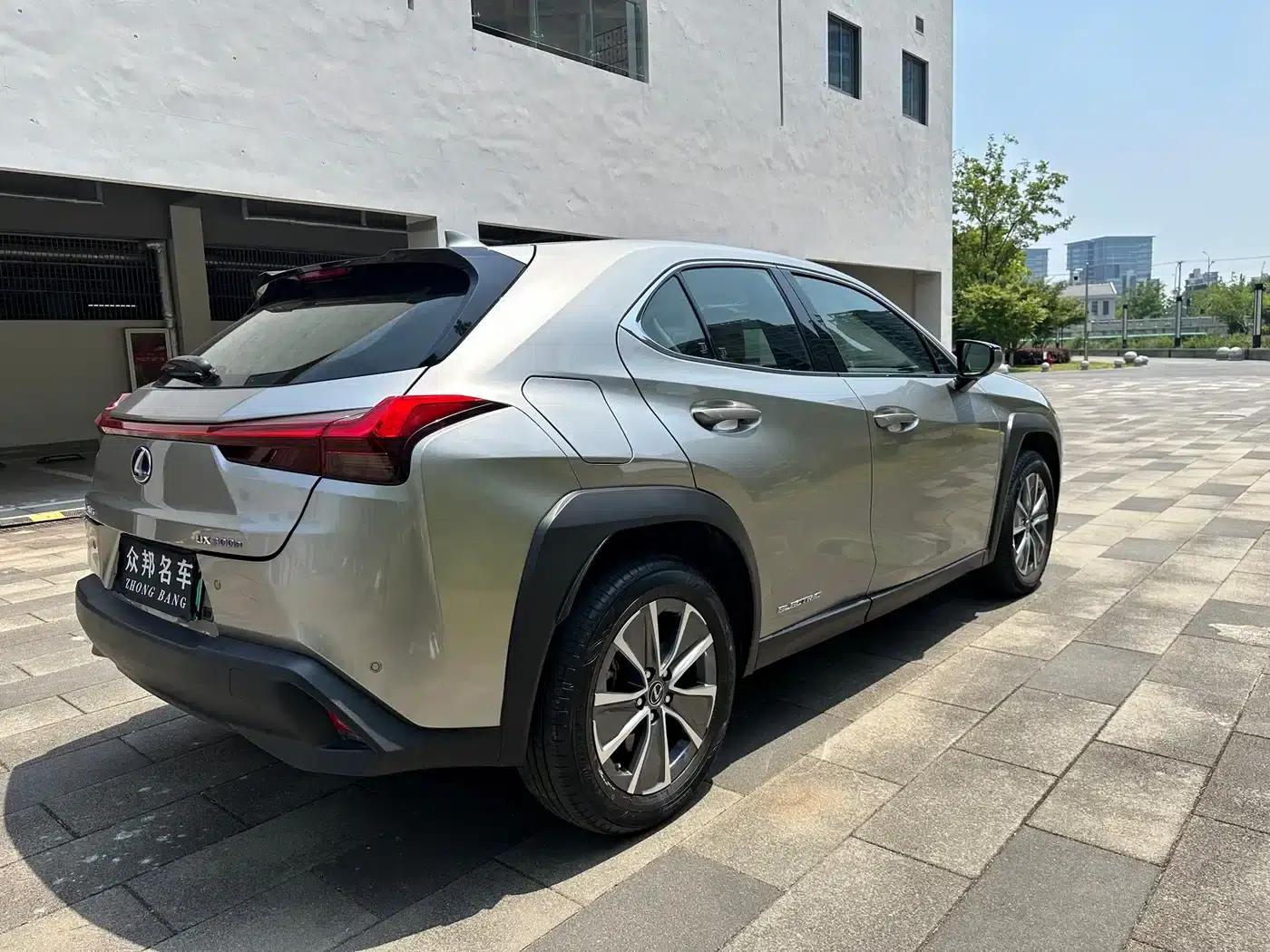 Lexus UX PHEV 2020 300e Pure Enjoyment Edition — миниатюра 6