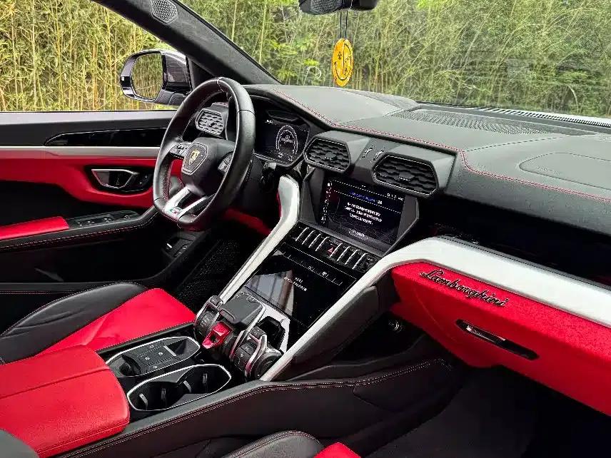 2018 Urus 4.0T V8 — миниатюра 14