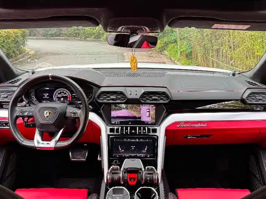 2018 Urus 4.0T V8 — миниатюра 16