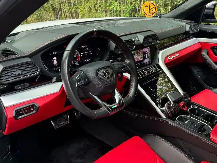 2018 Urus 4.0T V8 — миниатюра 10