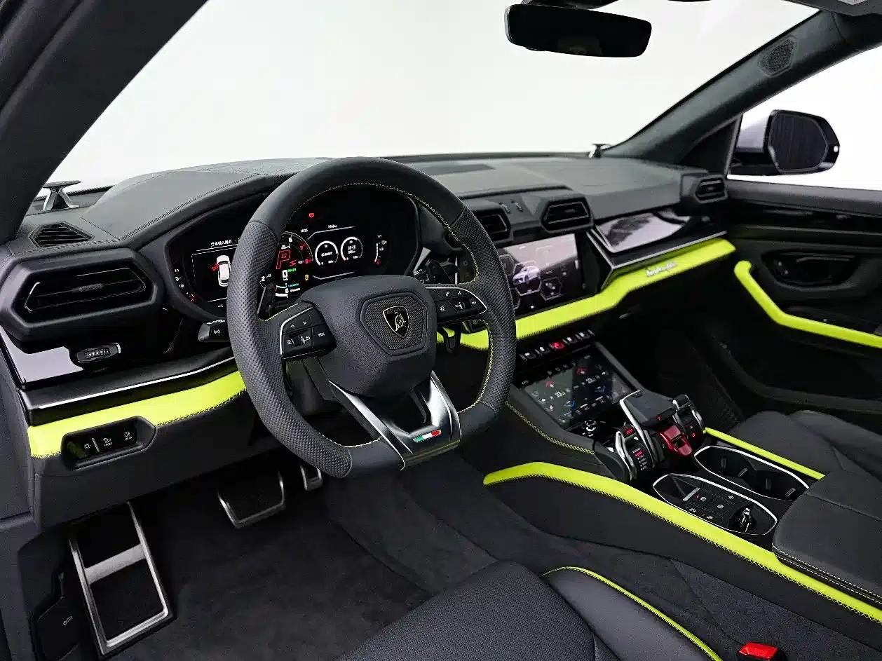 2025 Urus SE 4.0T Standard Edition — миниатюра 11