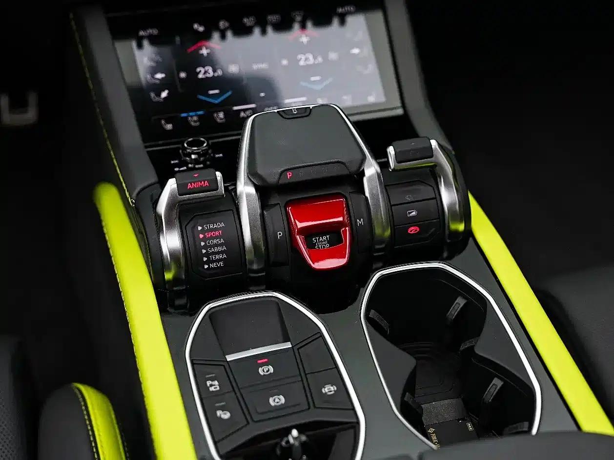 2025 Urus SE 4.0T Standard Edition — миниатюра 16