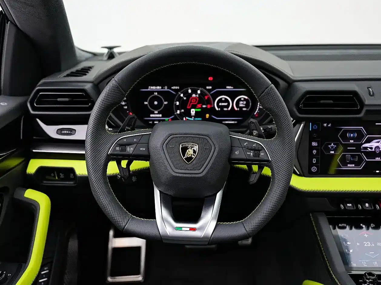2025 Urus SE 4.0T Standard Edition — миниатюра 17