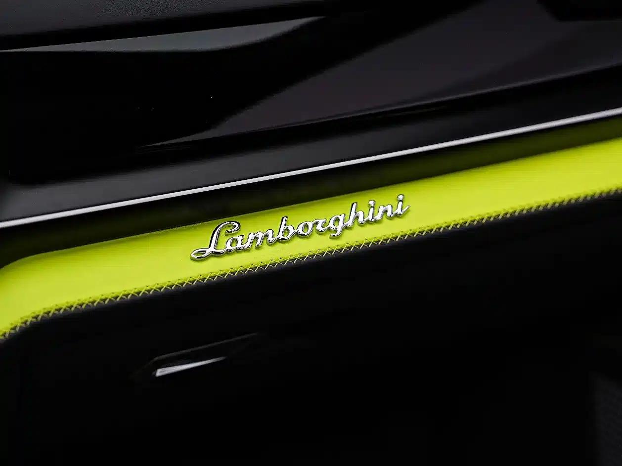 2025 Urus SE 4.0T Standard Edition — миниатюра 18