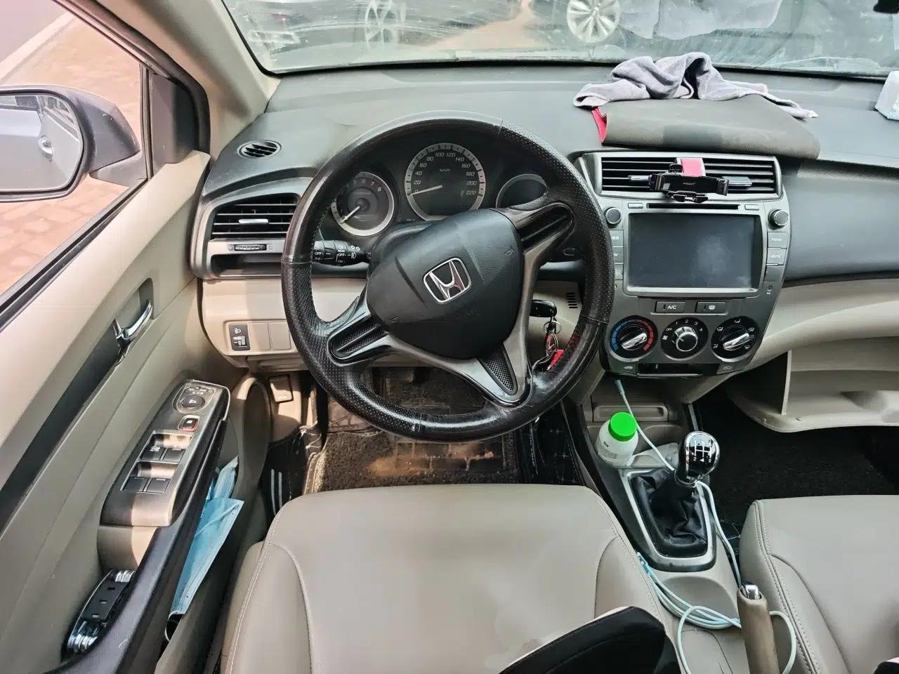 Honda City Classic 2012 1.5L manual Elite Edition — миниатюра 11