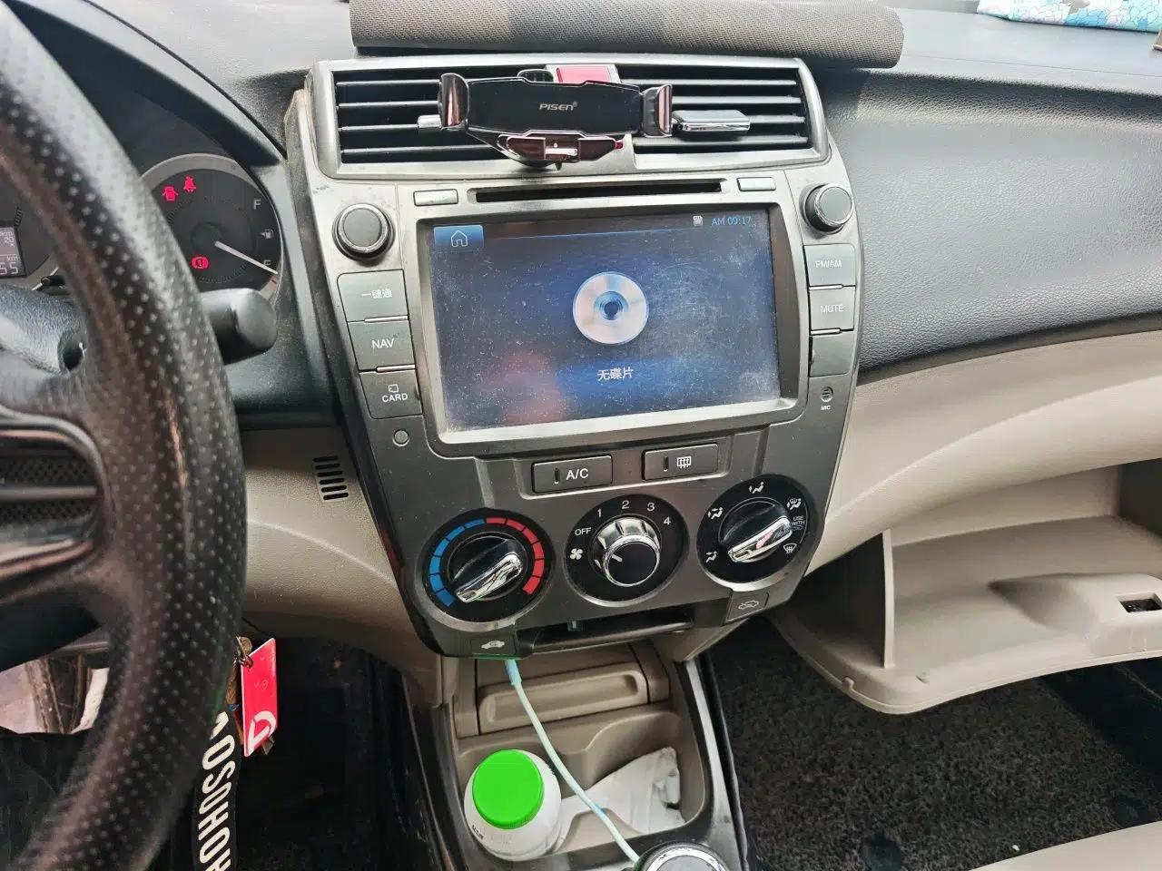 Honda City Classic 2012 1.5L manual Elite Edition — миниатюра 14