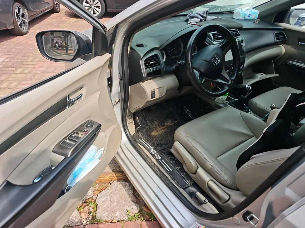Honda City Classic 2012 1.5L manual Elite Edition — миниатюра 17
