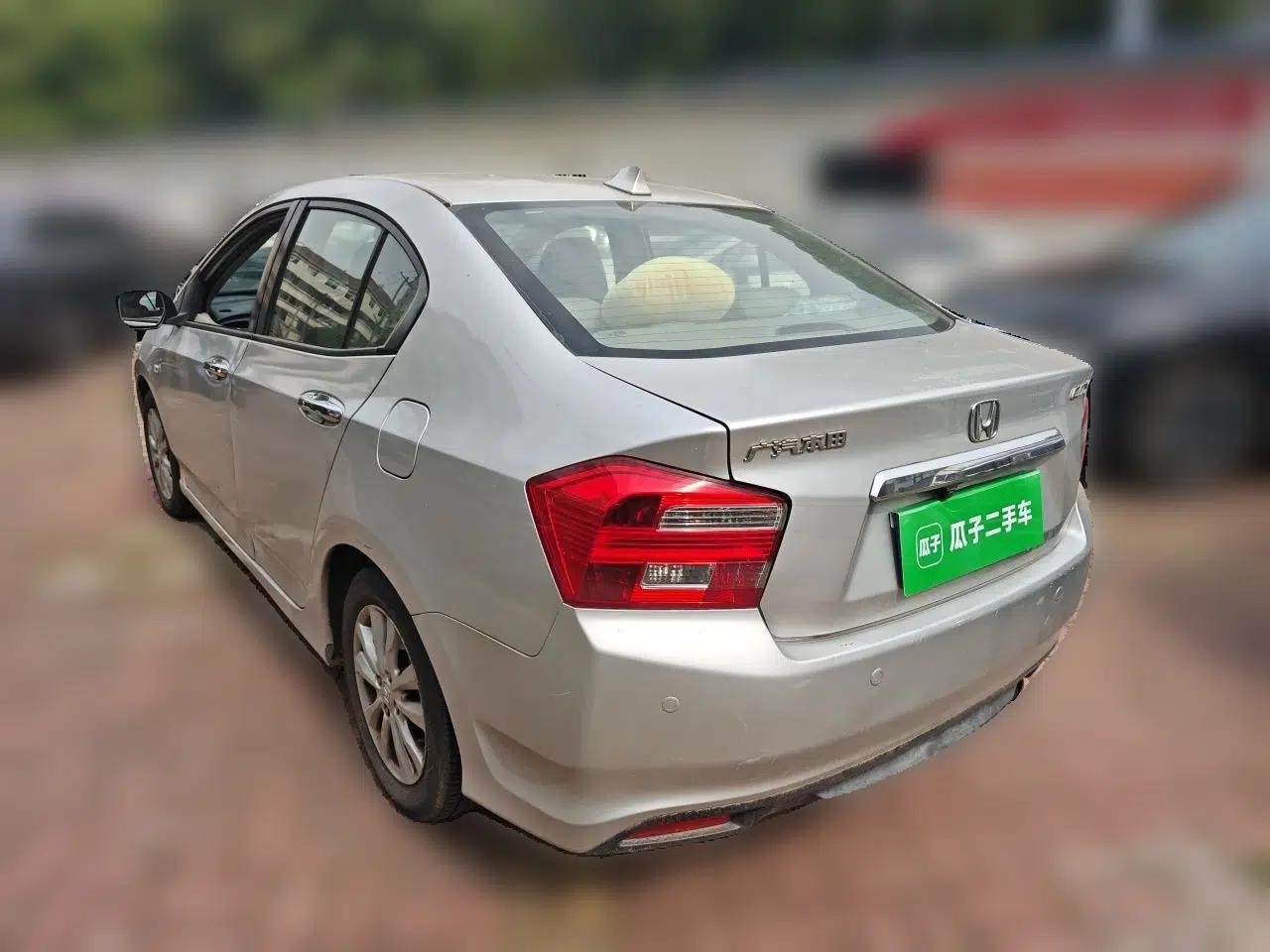 Honda City Classic 2012 1.5L manual Elite Edition — миниатюра 4