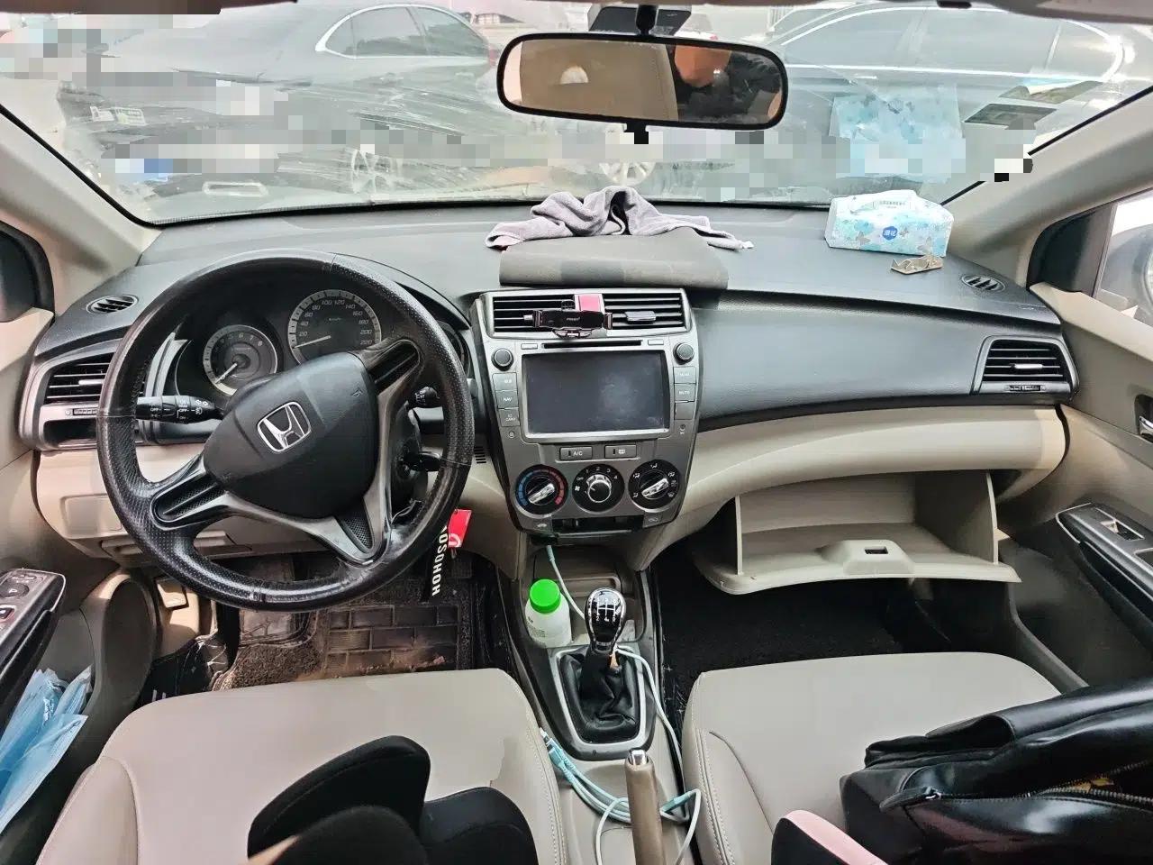 Honda City Classic 2012 1.5L manual Elite Edition — миниатюра 10