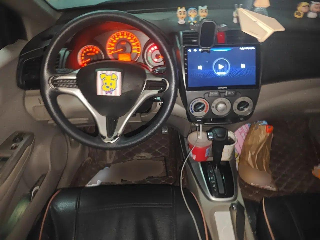Honda City Classic 2011 1.5L Automatic Elite Edition — миниатюра 11