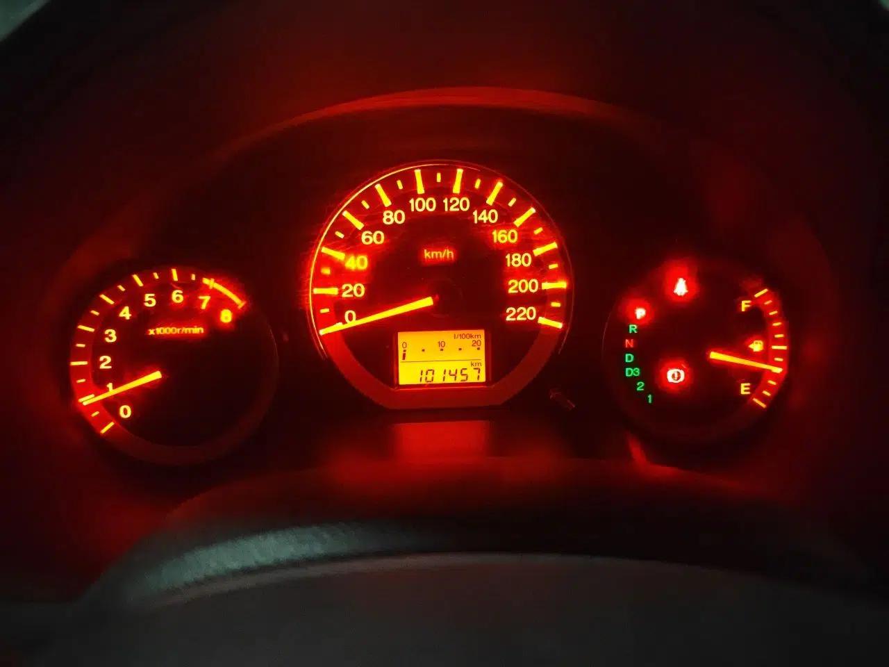 Honda City Classic 2011 1.5L Automatic Elite Edition — миниатюра 12