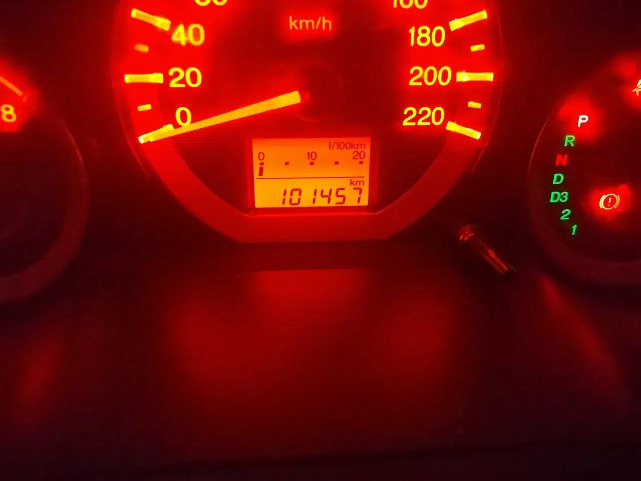 Honda City Classic 2011 1.5L Automatic Elite Edition — миниатюра 13