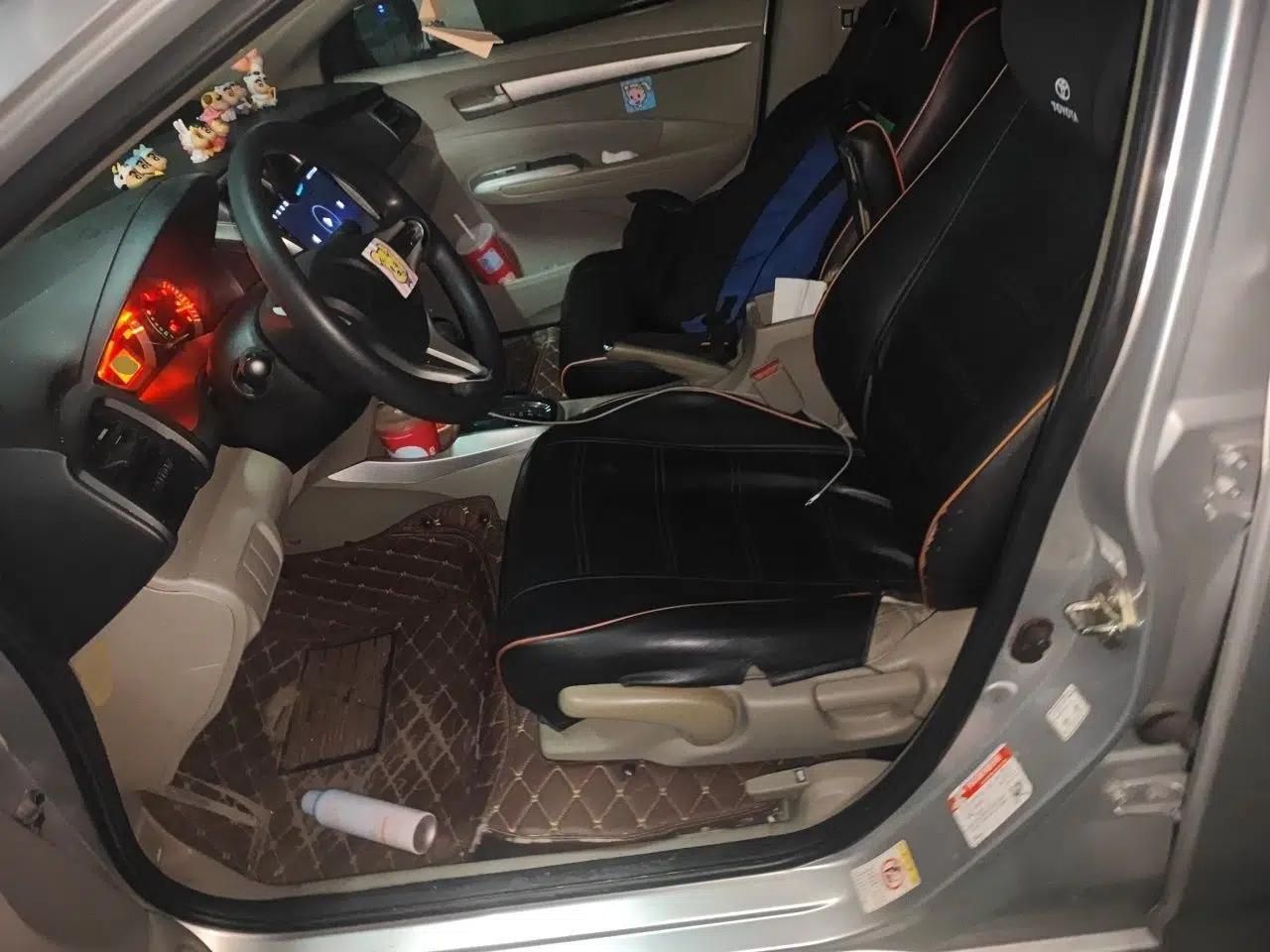 Honda City Classic 2011 1.5L Automatic Elite Edition — миниатюра 16