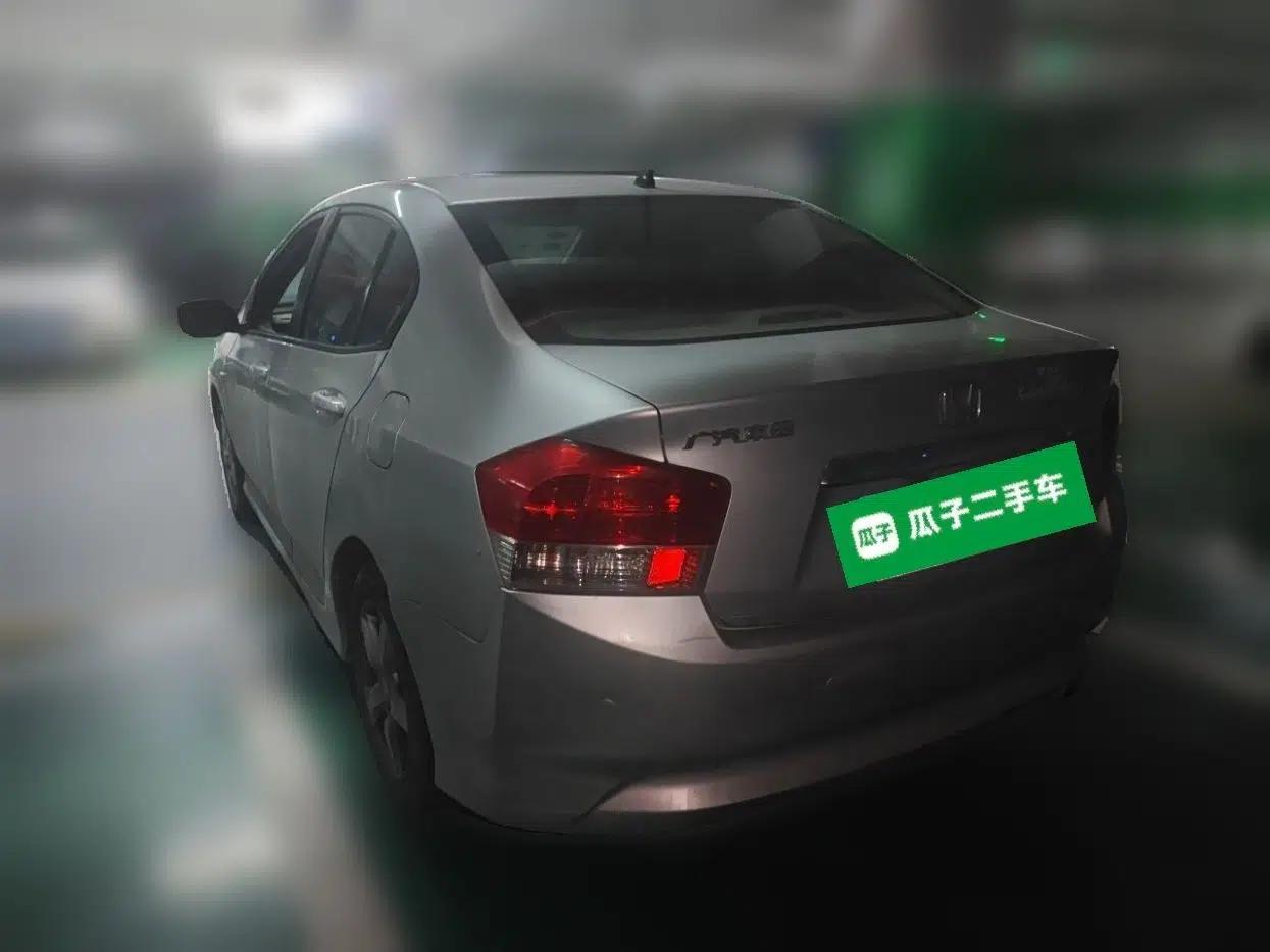 Honda City Classic 2011 1.5L Automatic Elite Edition — миниатюра 4