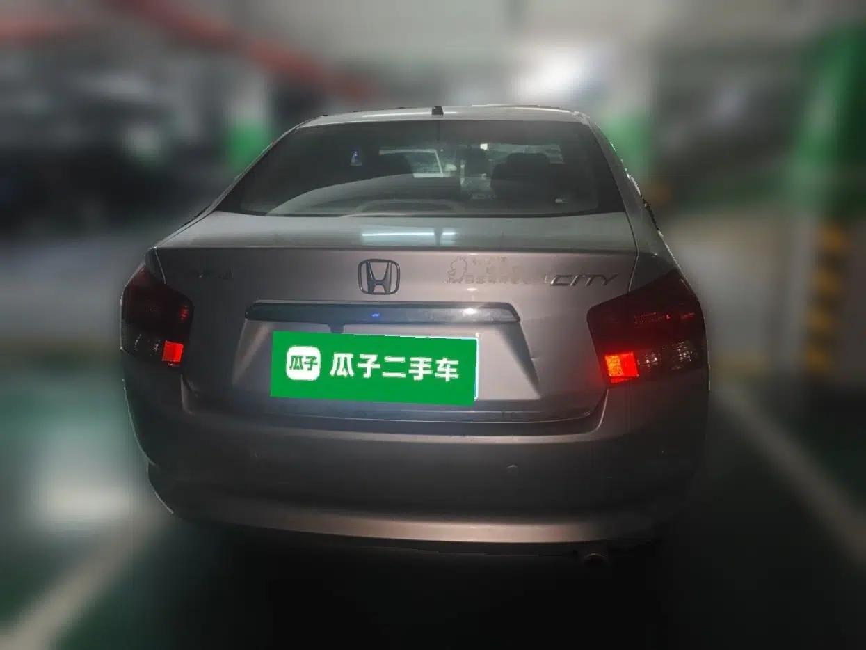 Honda City Classic 2011 1.5L Automatic Elite Edition — миниатюра 5