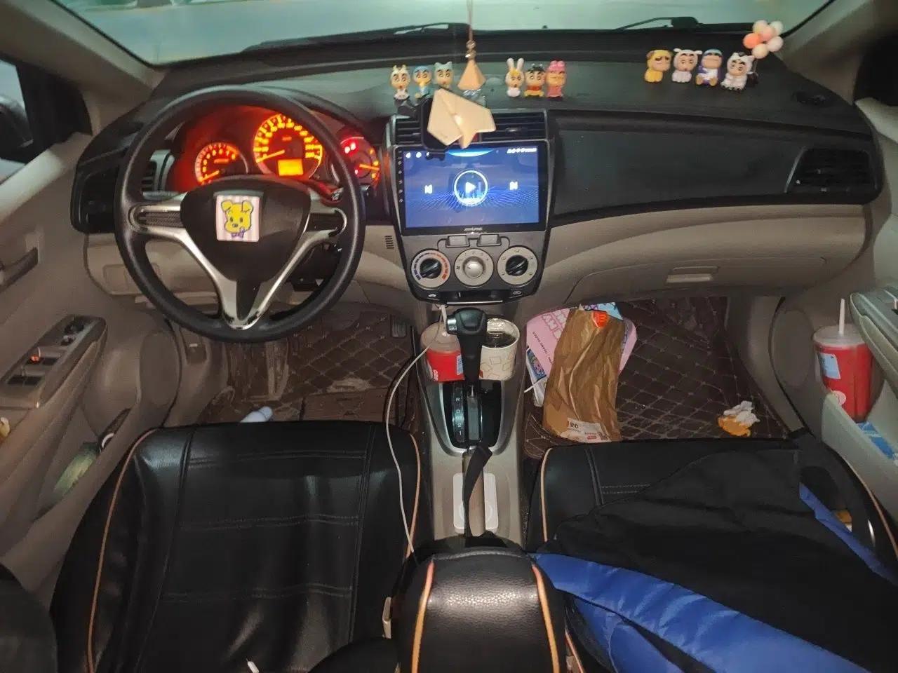 Honda City Classic 2011 1.5L Automatic Elite Edition — миниатюра 10