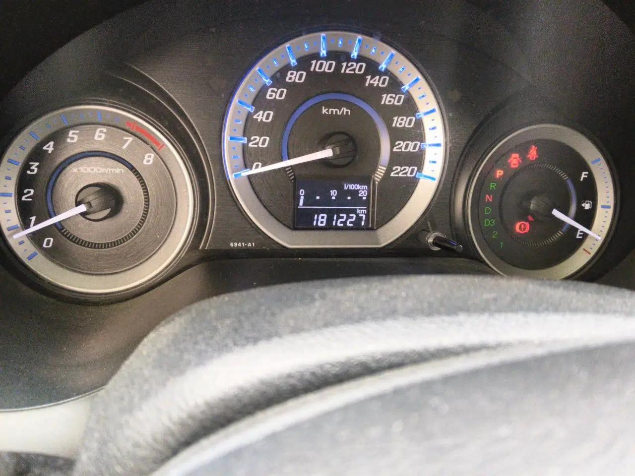 Honda City Classic 2012 1.5L Automatic Elite Edition — миниатюра 13