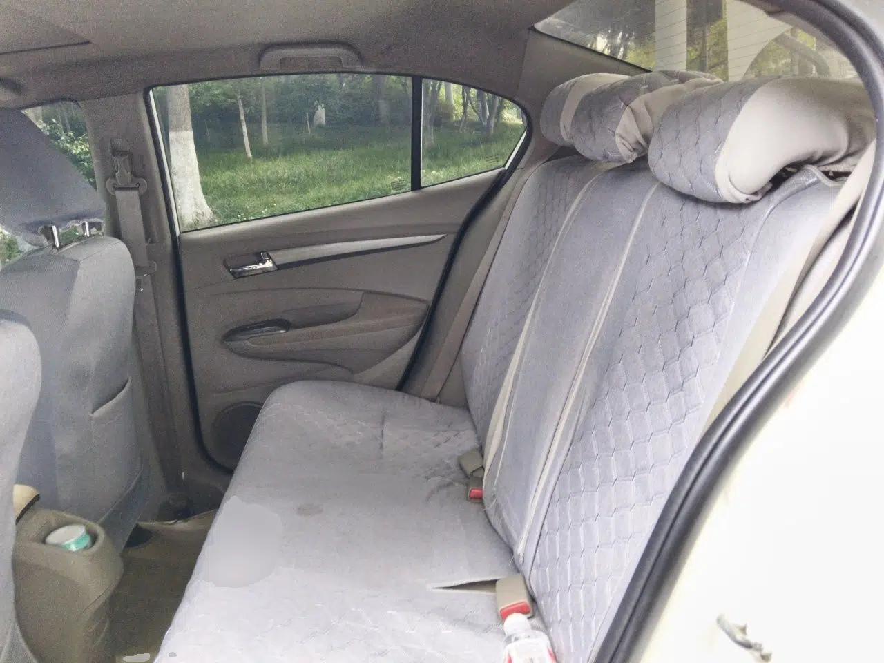 Honda City Classic 2012 1.5L Automatic Elite Edition — миниатюра 18