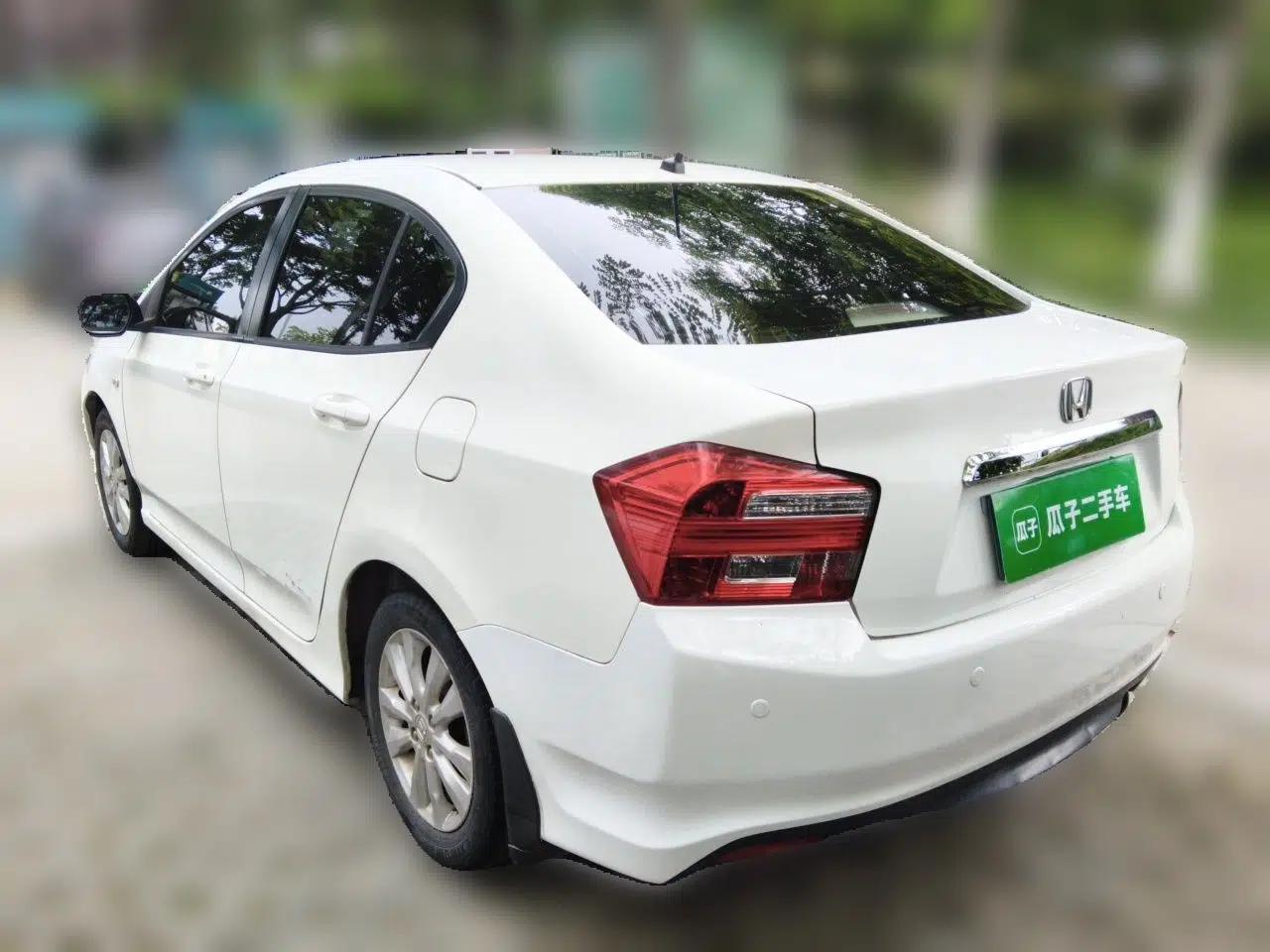 Honda City Classic 2012 1.5L Automatic Elite Edition — миниатюра 4