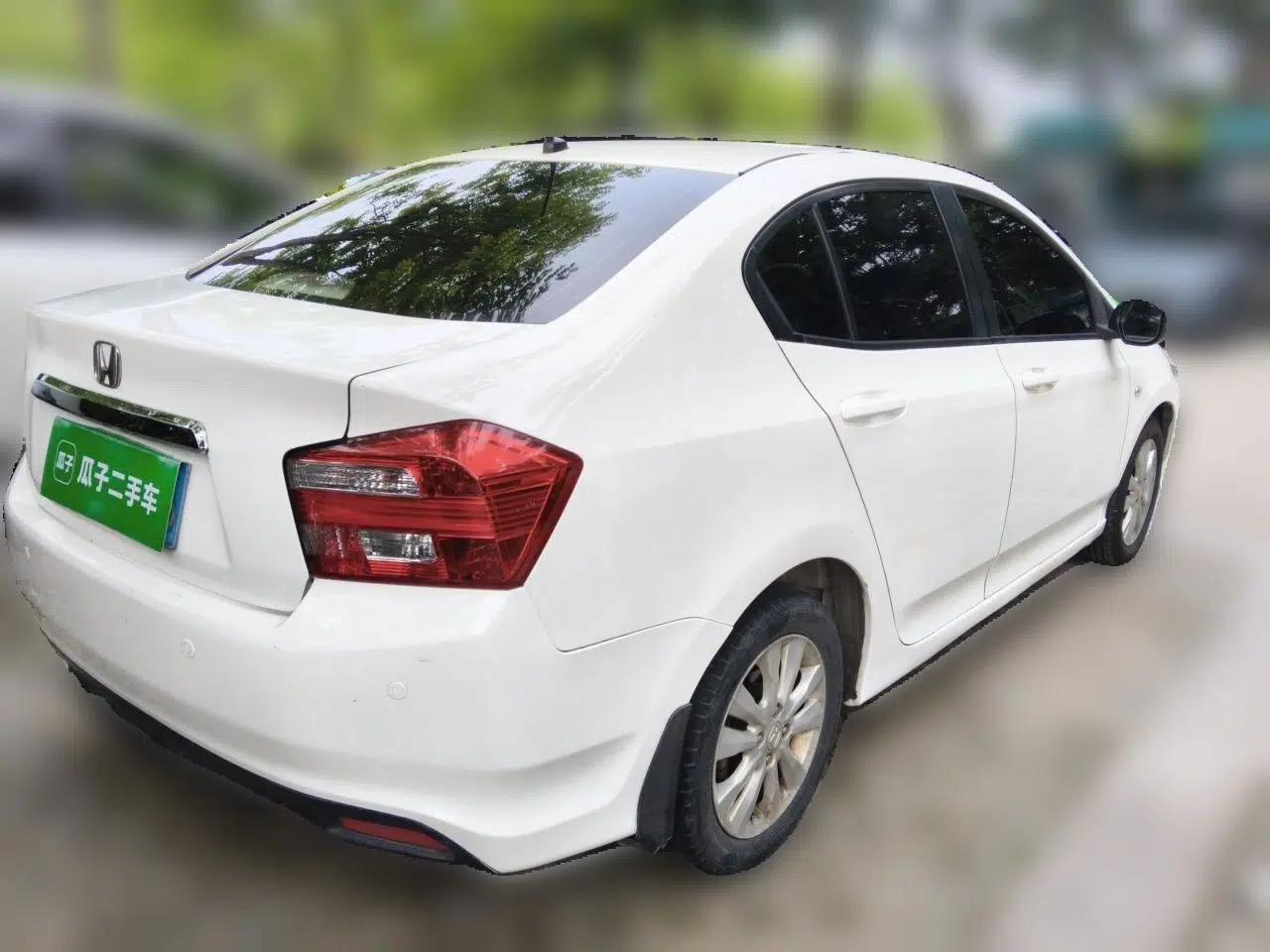 Honda City Classic 2012 1.5L Automatic Elite Edition — миниатюра 6