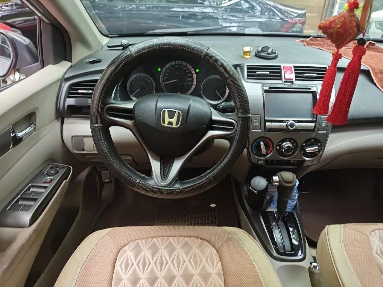 Honda City Classic 2012 1.5L Automatic Flagship Edition — миниатюра 11