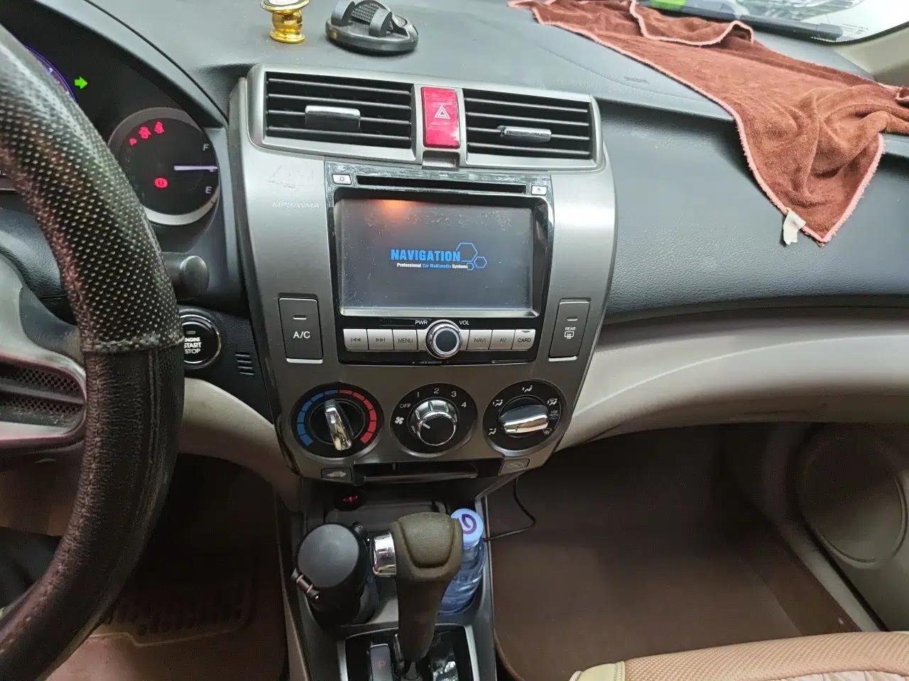 Honda City Classic 2012 1.5L Automatic Flagship Edition — миниатюра 14