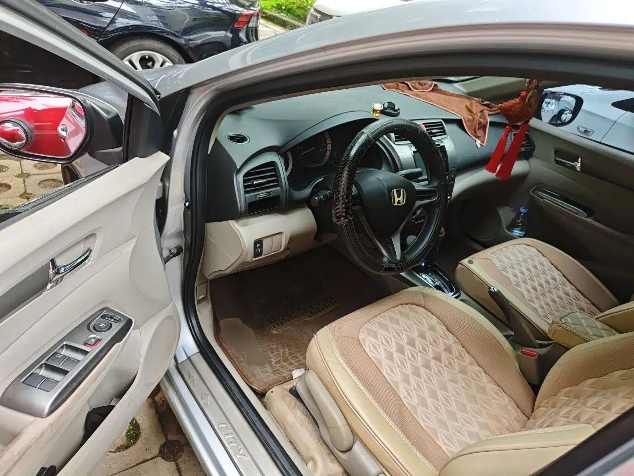 Honda City Classic 2012 1.5L Automatic Flagship Edition — миниатюра 17