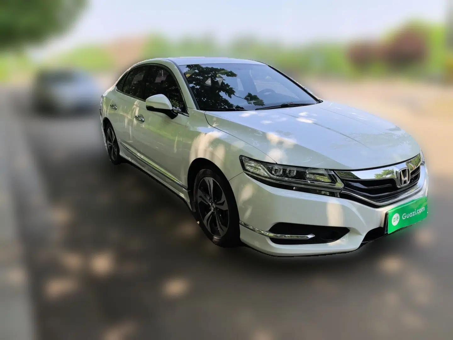 Honda Spirior 2017 2.0L Classic Edition — миниатюра 3