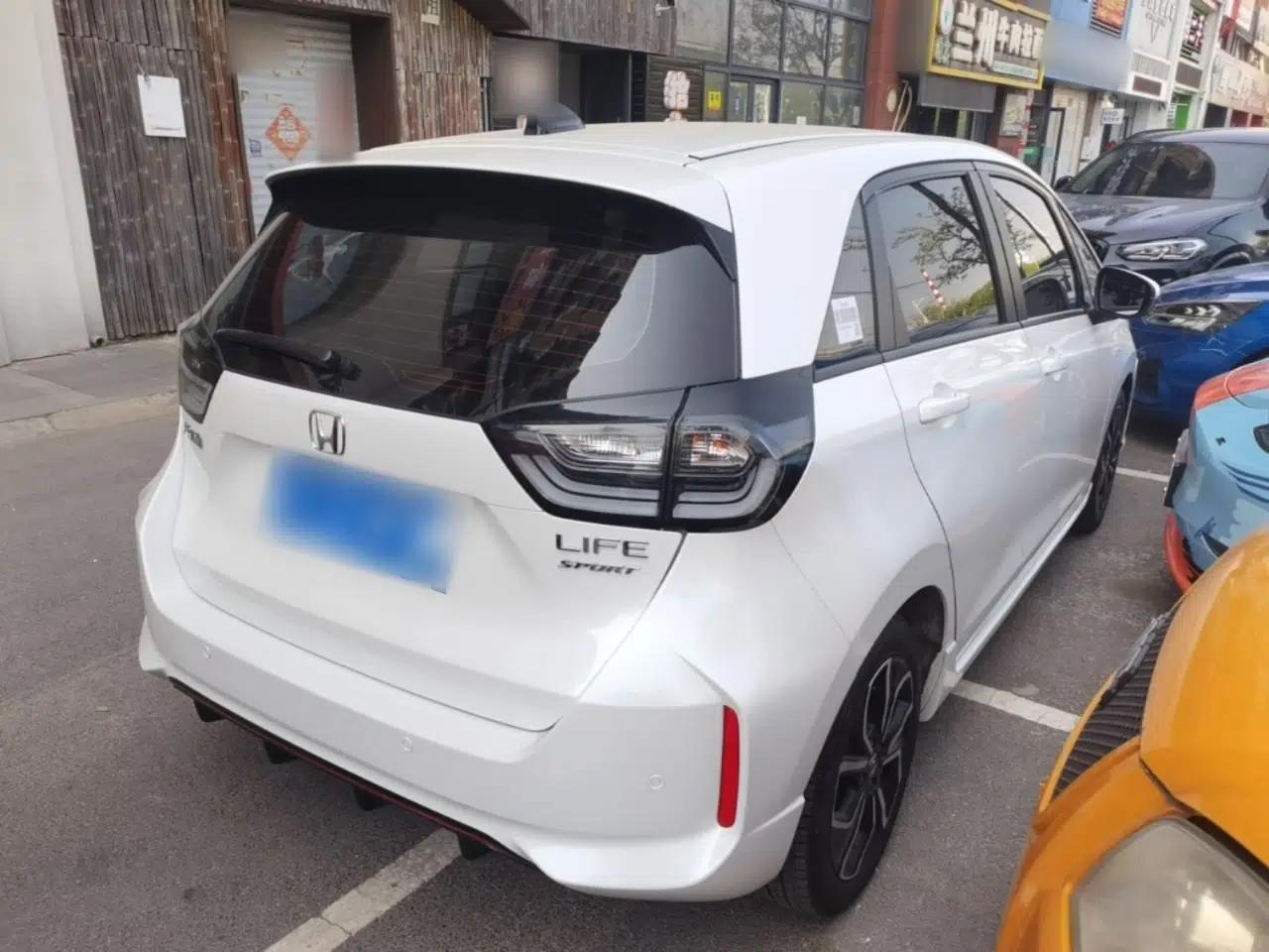 Honda LIFE 2023 1.5L CVT SPORT Exciting Edition — миниатюра 4