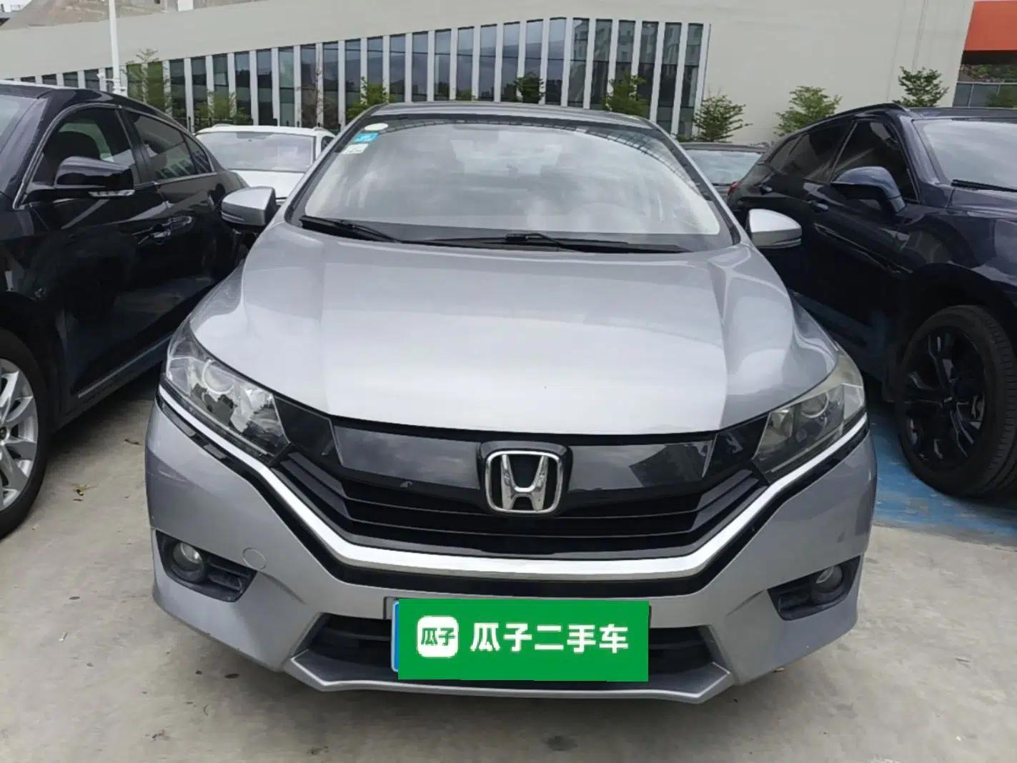 Honda Greiz 2016 1.5L CVT Luxury Edition — миниатюра 2