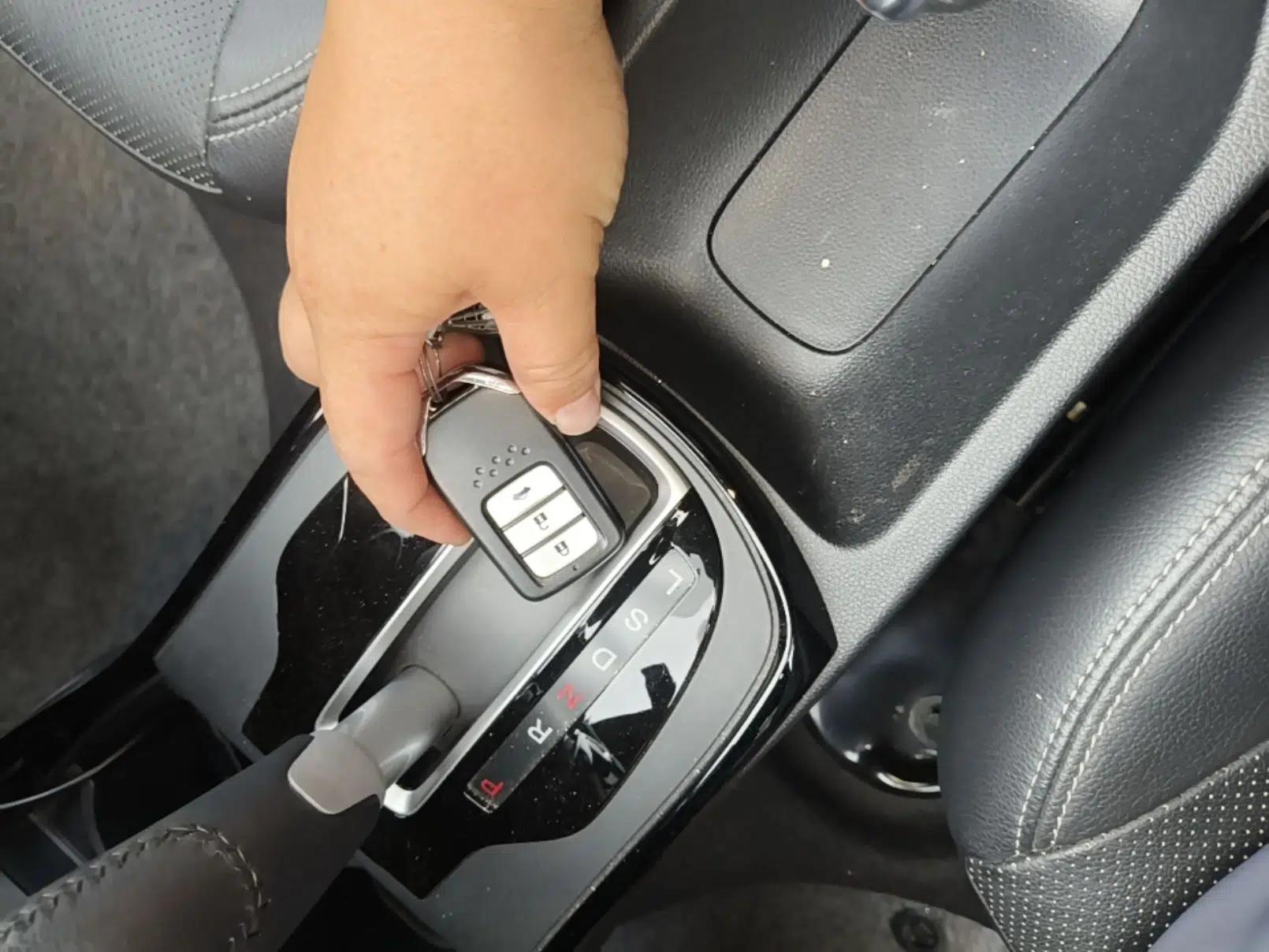 Honda Greiz 2016 1.5L CVT Luxury Edition — миниатюра 12