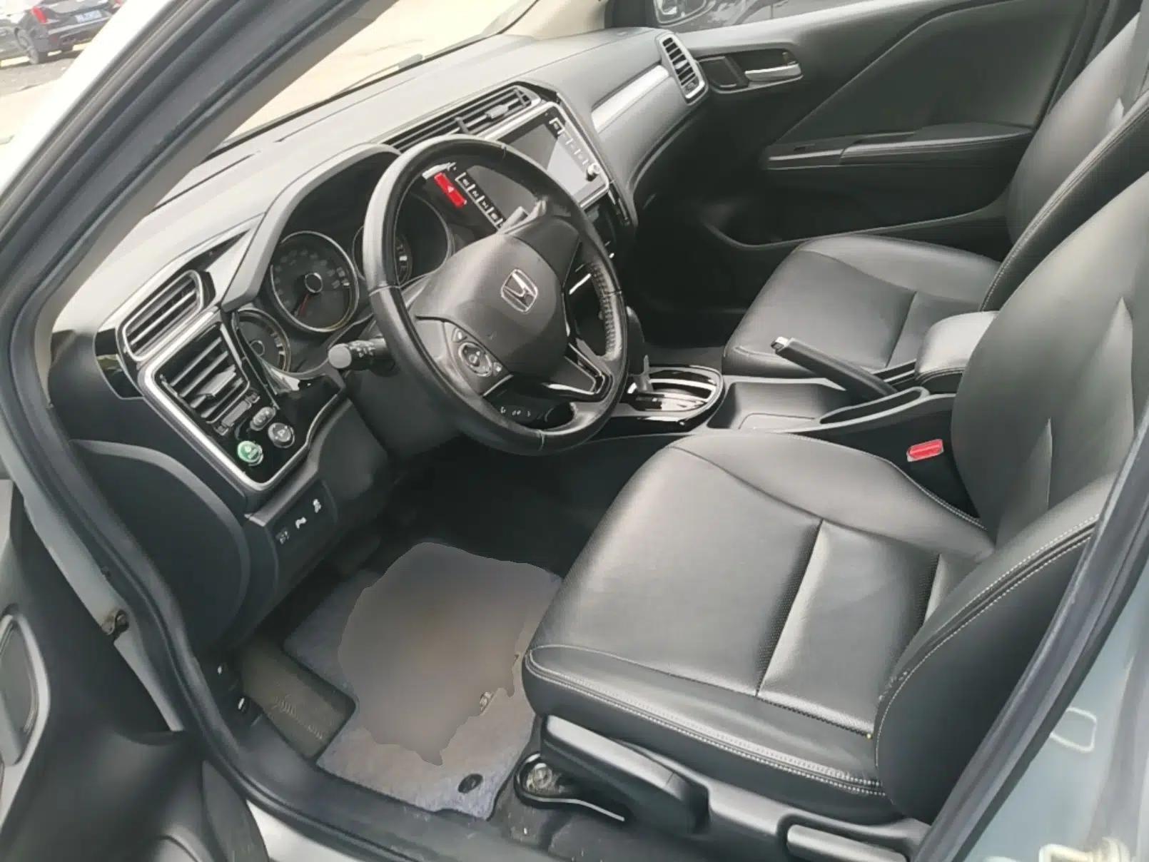 Honda Greiz 2016 1.5L CVT Luxury Edition — миниатюра 18
