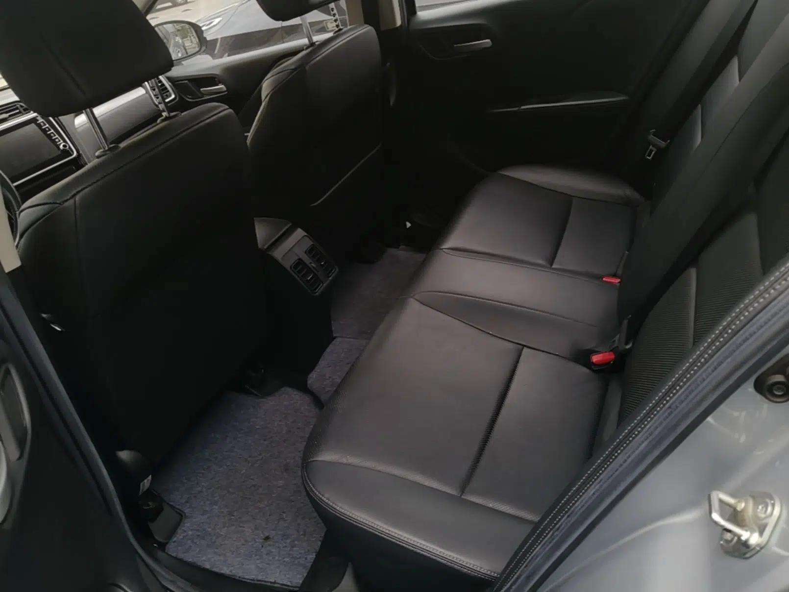 Honda Greiz 2016 1.5L CVT Luxury Edition — миниатюра 20