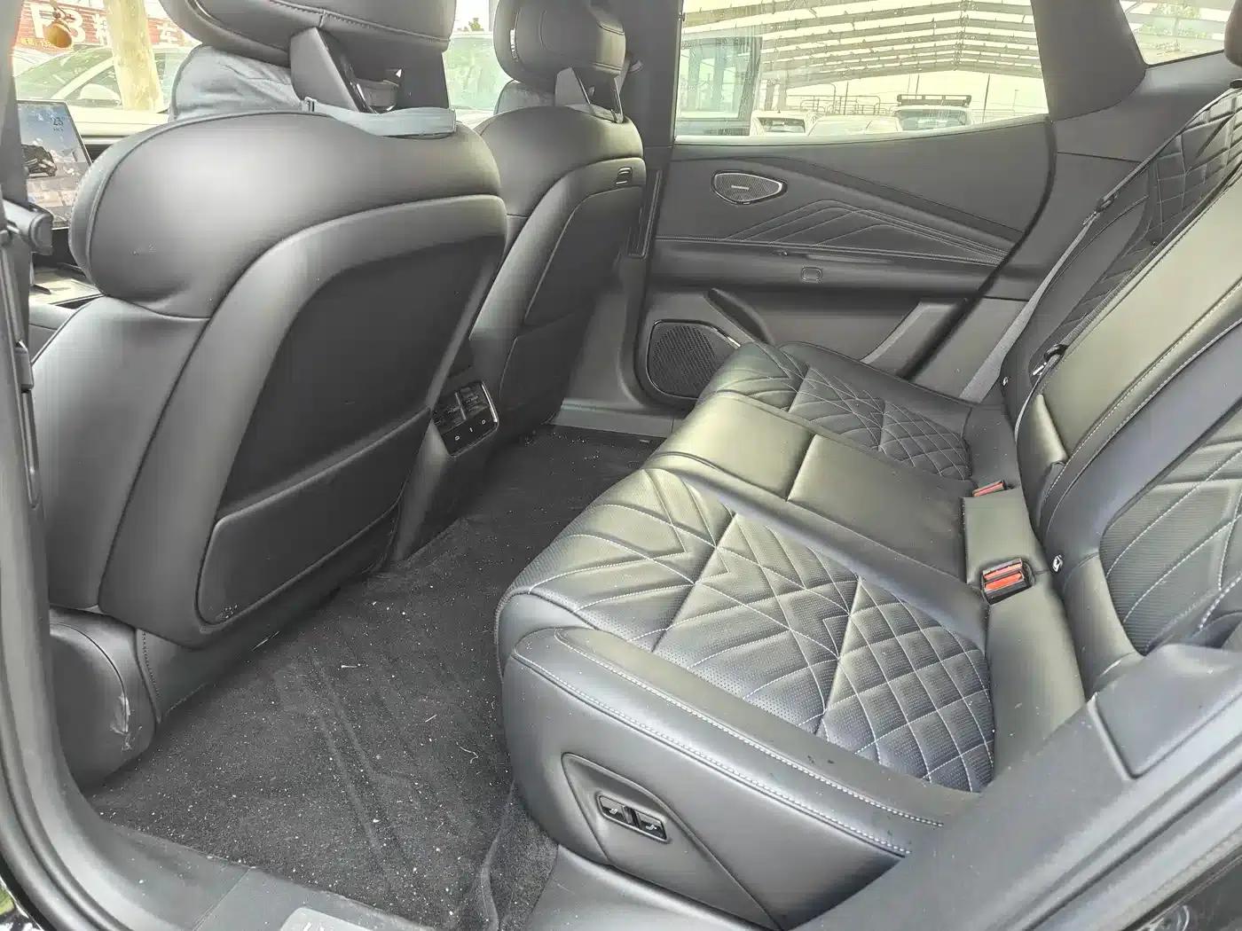 Lynk & Co 10 2025 Model 120 AWD Ultra — миниатюра 8