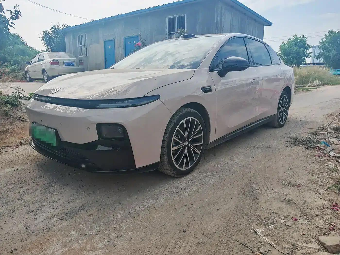 Leapmotor B01 2025 Model 650 LiDAR Edition — миниатюра 1