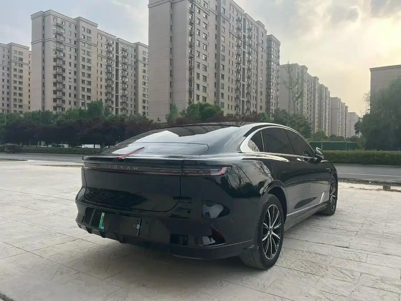 Voyah Chase Light 2024 PHEV AWD Extended Range Executive Edition — миниатюра 7