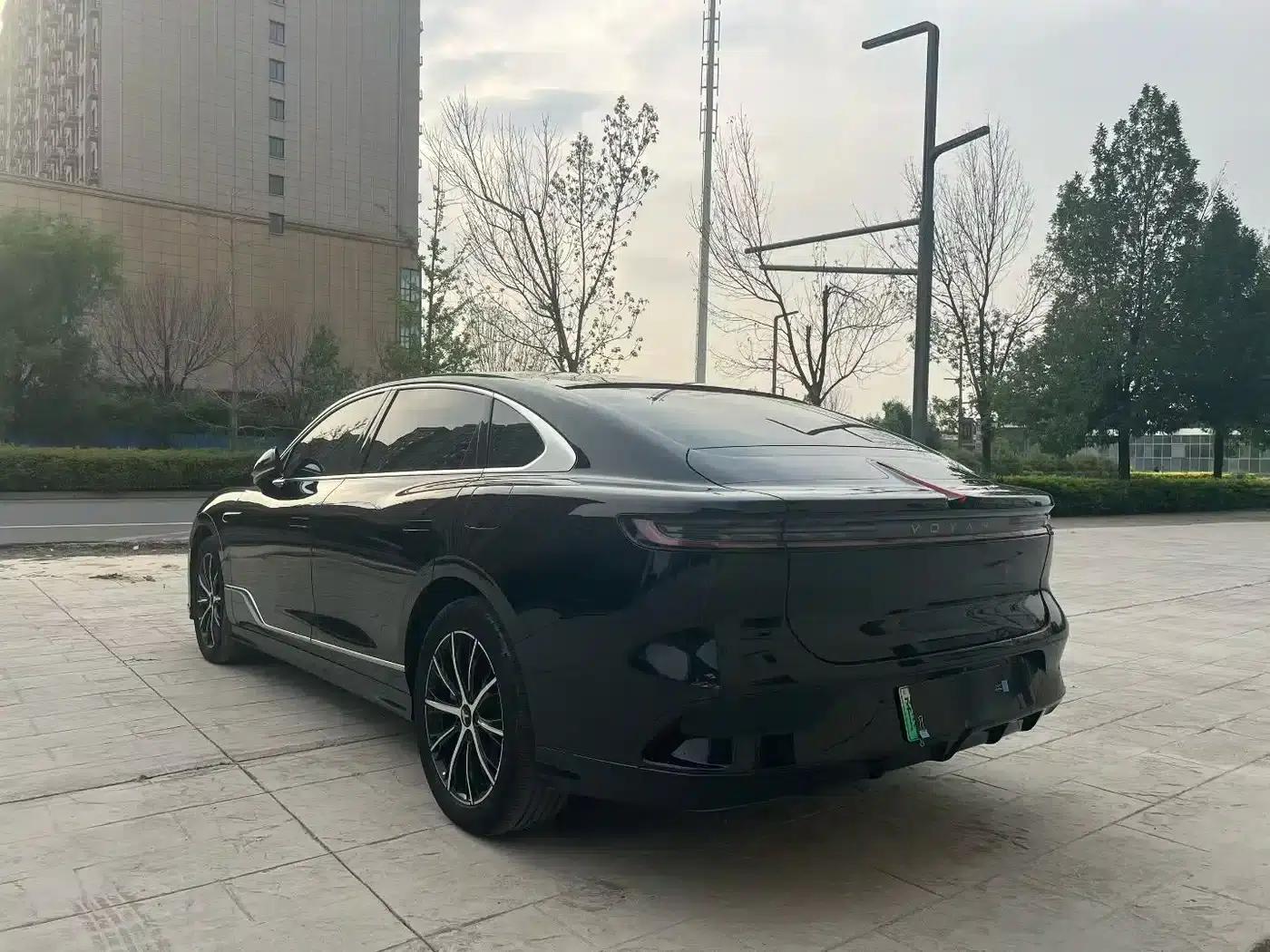 Voyah Chase Light 2024 PHEV AWD Extended Range Executive Edition — миниатюра 9