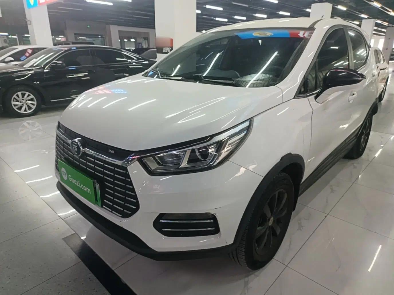BYD Yuan New Energy 2019 EV360 Smart Connect Leading Model — миниатюра 1