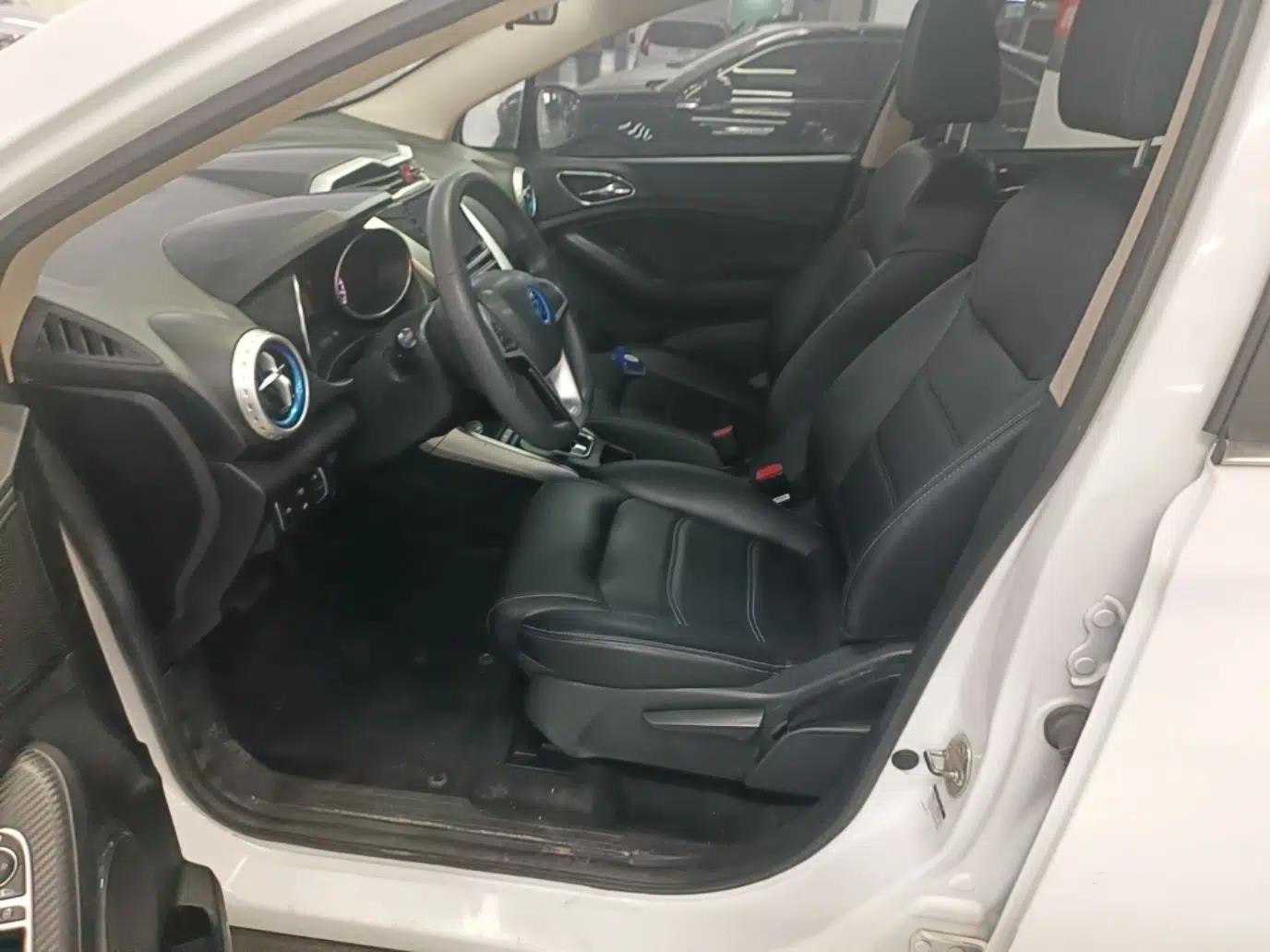 BYD Yuan New Energy 2019 EV360 Smart Connect Leading Model — миниатюра 17