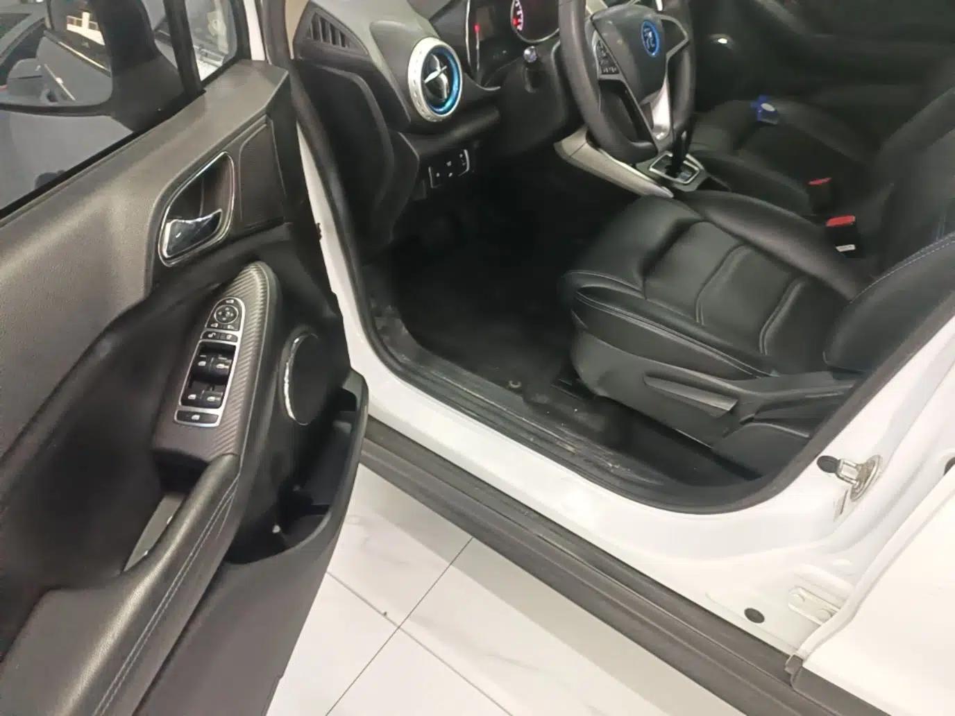 BYD Yuan New Energy 2019 EV360 Smart Connect Leading Model — миниатюра 18
