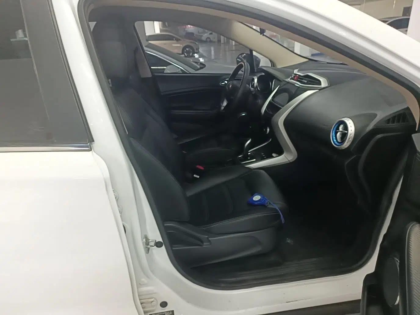 BYD Yuan New Energy 2019 EV360 Smart Connect Leading Model — миниатюра 23