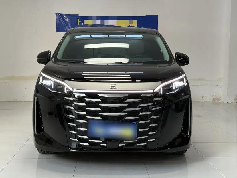 BYD Xia 2026 DM-i 1.5T 218KM Transcendence Edition — миниатюра 2